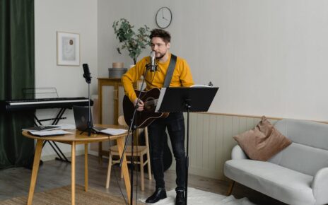 canciones famosas que nacieron como chistes de estudio